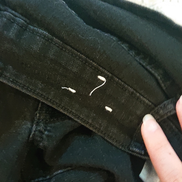 Old Navy Super Skinny Black Jeans - Picture 5 of 6